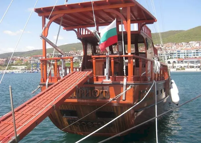 Отель Arena Complex 4*